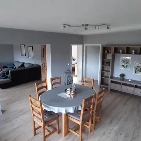 Schoene Aussicht Am Rothaarsteig * باد لاسفه